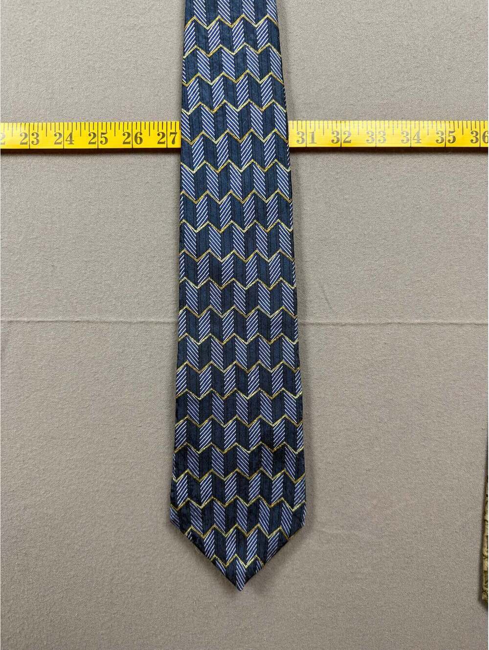 Vintage Parisian Signature 100% Silk Men’s Necktie – 56